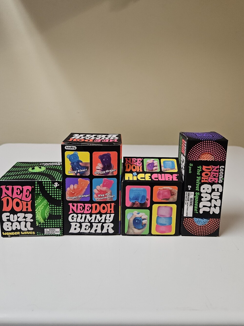 Needoh Lot Of 4 Gummy Bear, Fuzz Ball, Nice Cube, 3 Teenie Fuzz Balls New - Picture 3 of 6